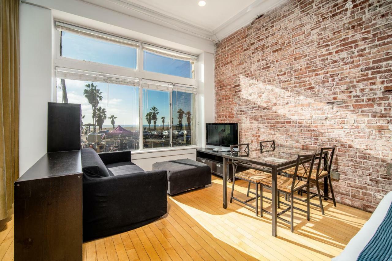 Large Oceanfront Studio,757800244:JPEG